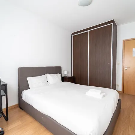 Bracara Living By House And People Braga